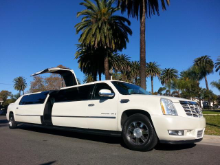 Illustration for article titled Burn, Track, or Take Your Ass Home: New Years Limo Edition